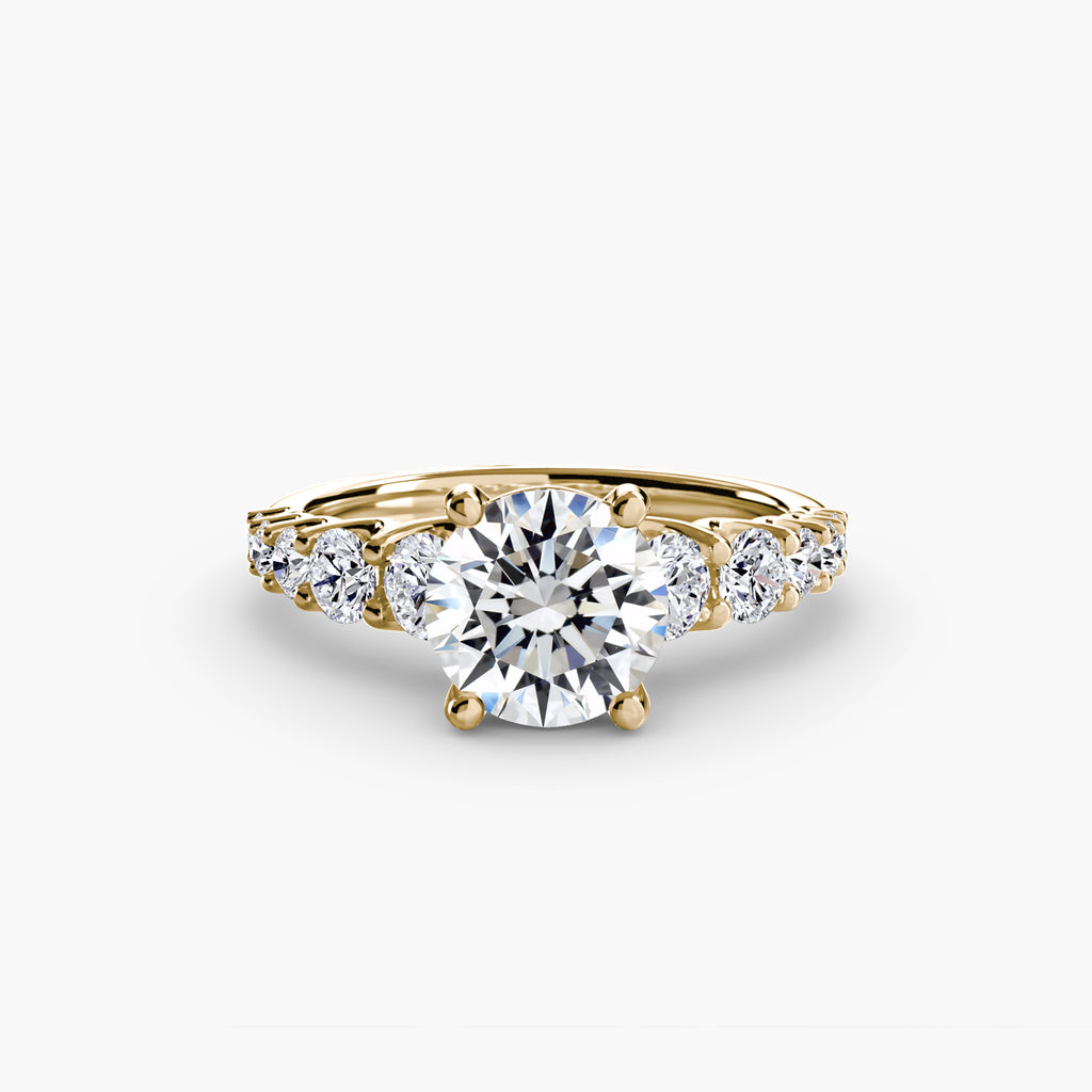 Graduated Accent Diamond Ring